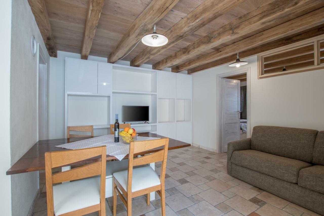 Lana House With Apartments Petrovija ภายนอก รูปภาพ