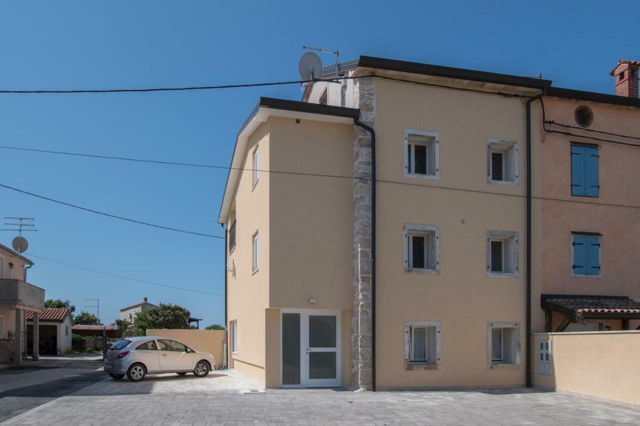 Lana House With Apartments Petrovija ภายนอก รูปภาพ