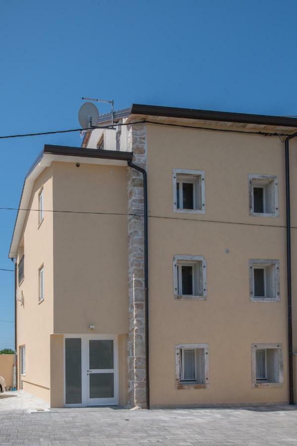 Lana House With Apartments Petrovija ภายนอก รูปภาพ